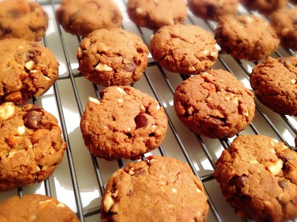 無麵粉無奶油的花生巧克力餅乾只要十分鐘！