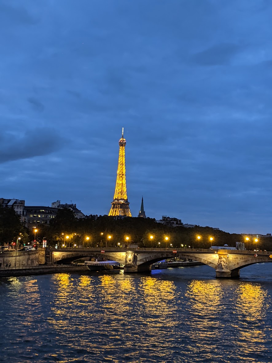 Paris_Eiffel_Tower_at_Night